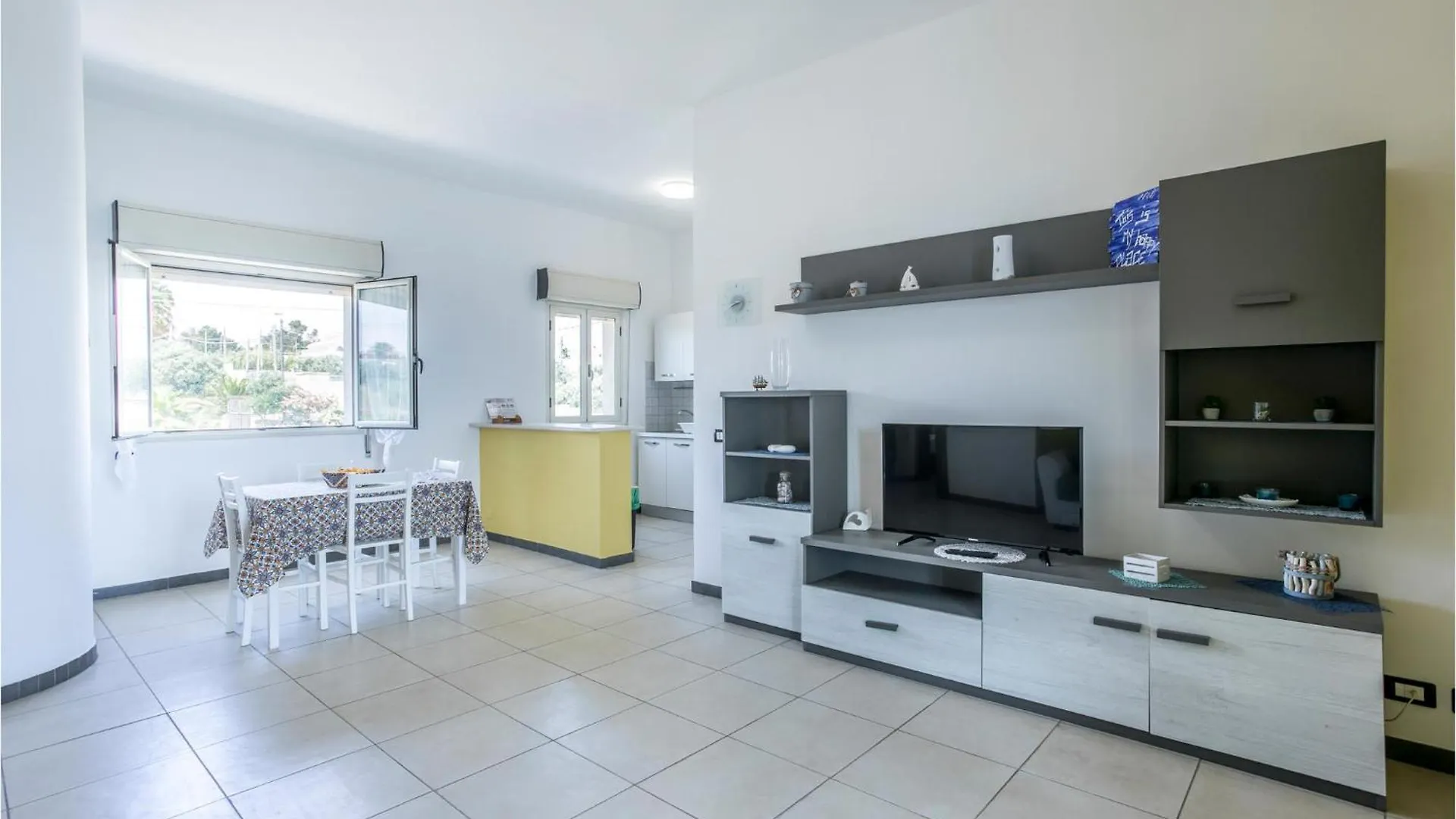 8 Bedroom Gorgeous Home In Cava Daliga Cava d'Aliga Italy